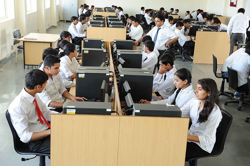 Computer Center - Gurugram Global College Of Pharmacy | Best B.Pharmacy ...