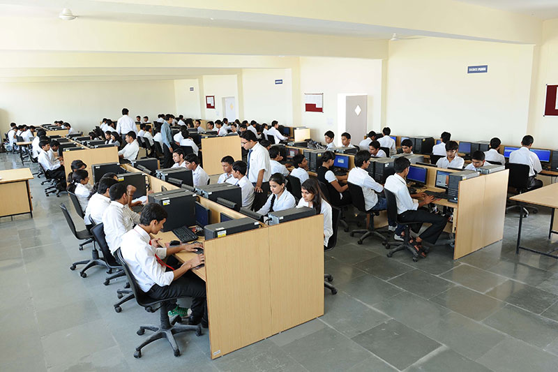 Computer Center - Gurugram Global College Of Pharmacy | Best B.Pharmacy ...